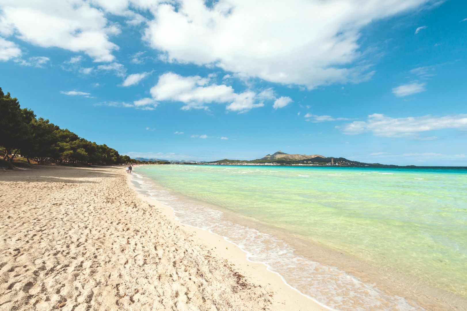 Our 5 best beaches for families in Spain revealed - HOLIDAY HYPE